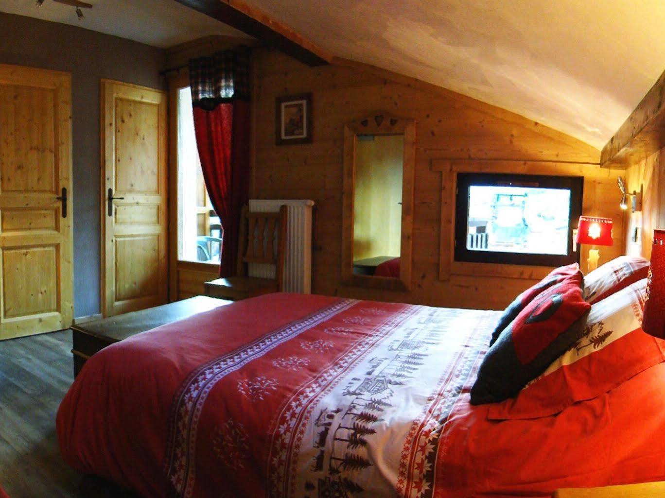 Logis Hotel Les Ancolies Arêches Eksteriør bilde