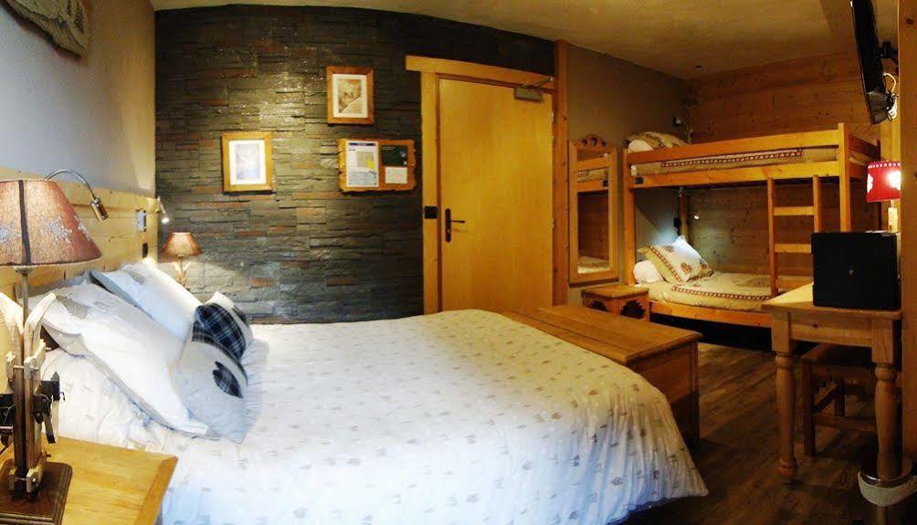 Logis Hotel Les Ancolies Arêches Eksteriør bilde